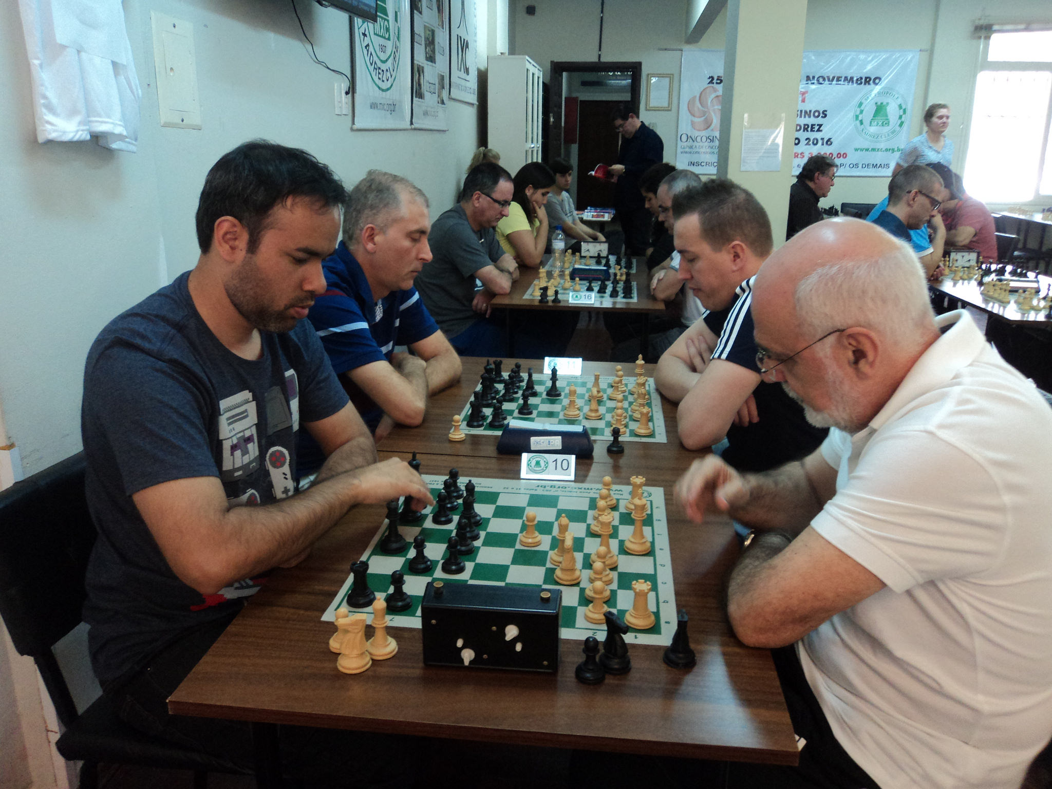 Jogando xadrez no III IRT Oncosinos de Xadrez Rápido 2016